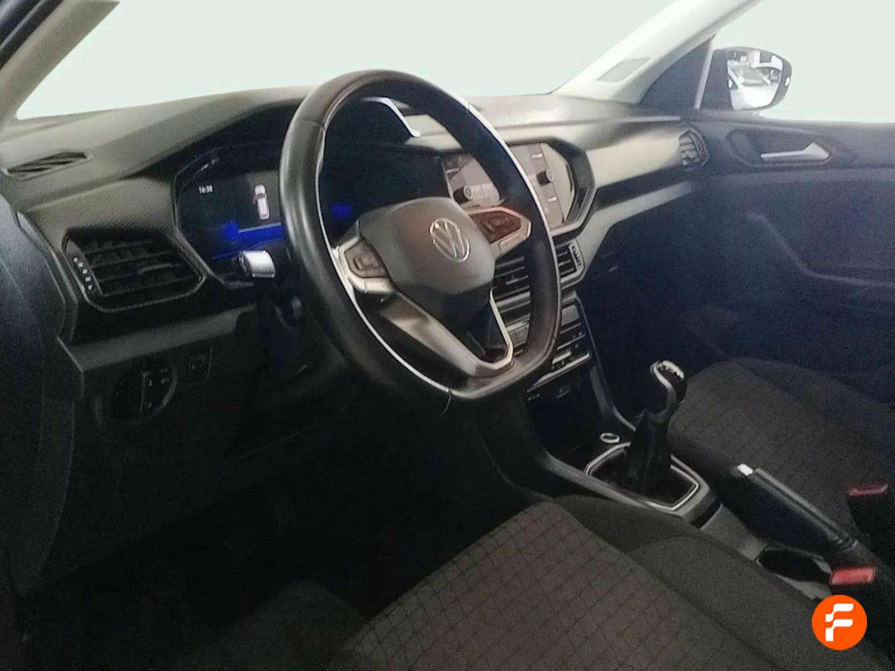 Foto Volkswagen T-Cross 11