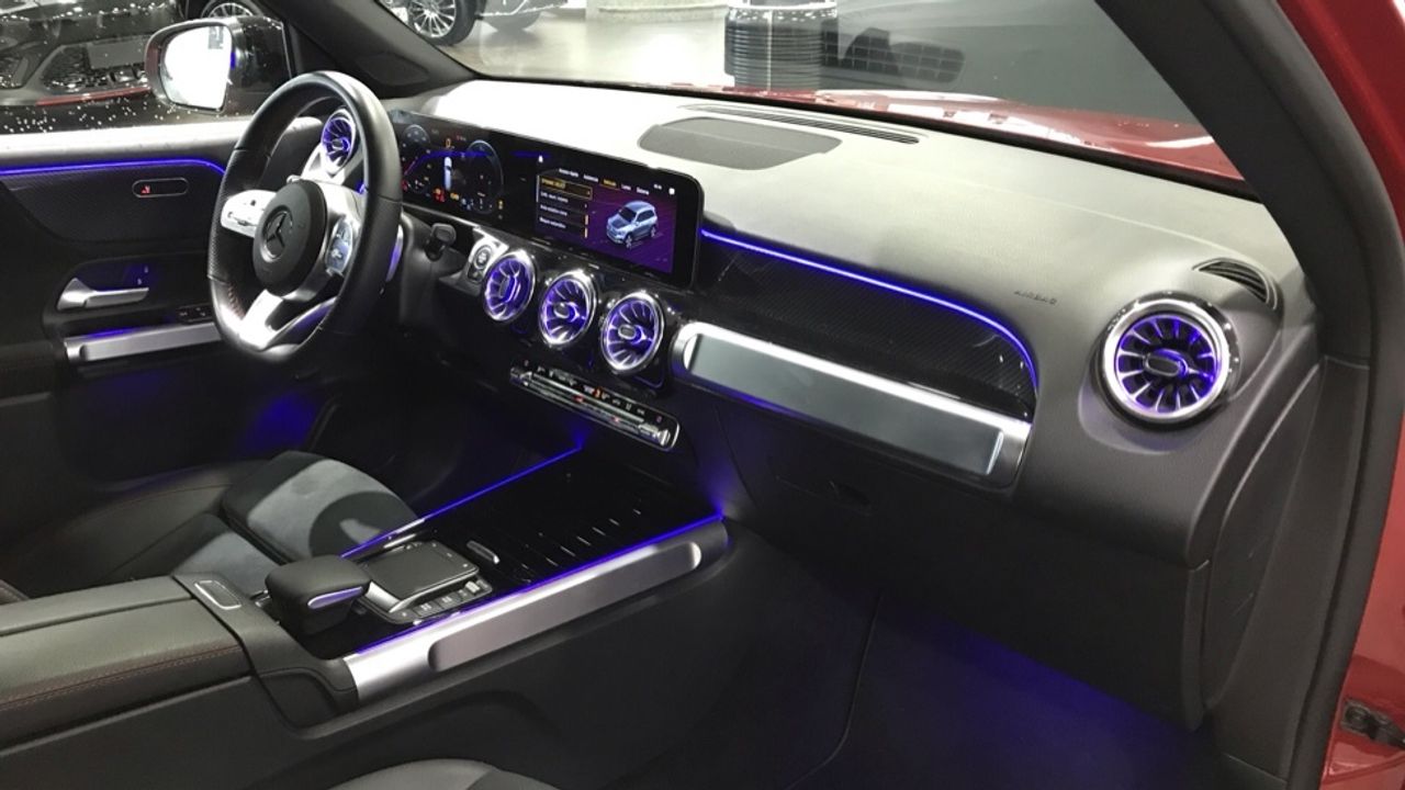 Foto Mercedes-Benz Clase GLB 10