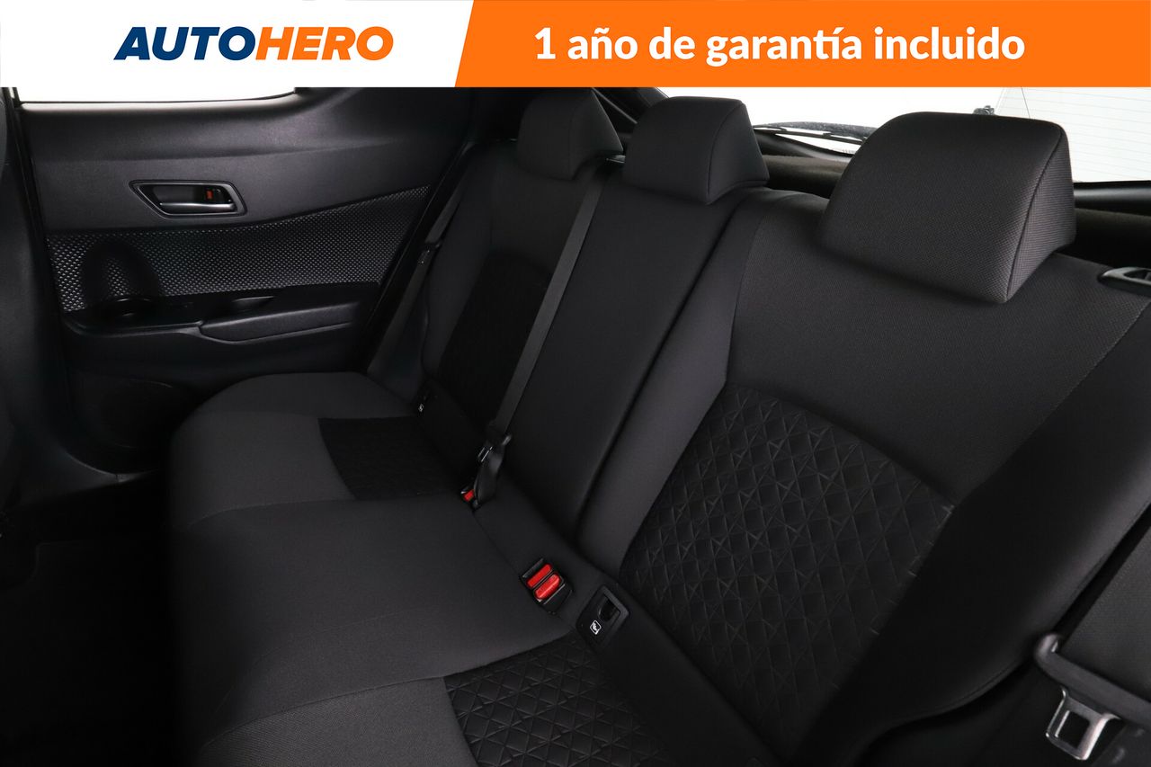 Foto Toyota C-HR 15