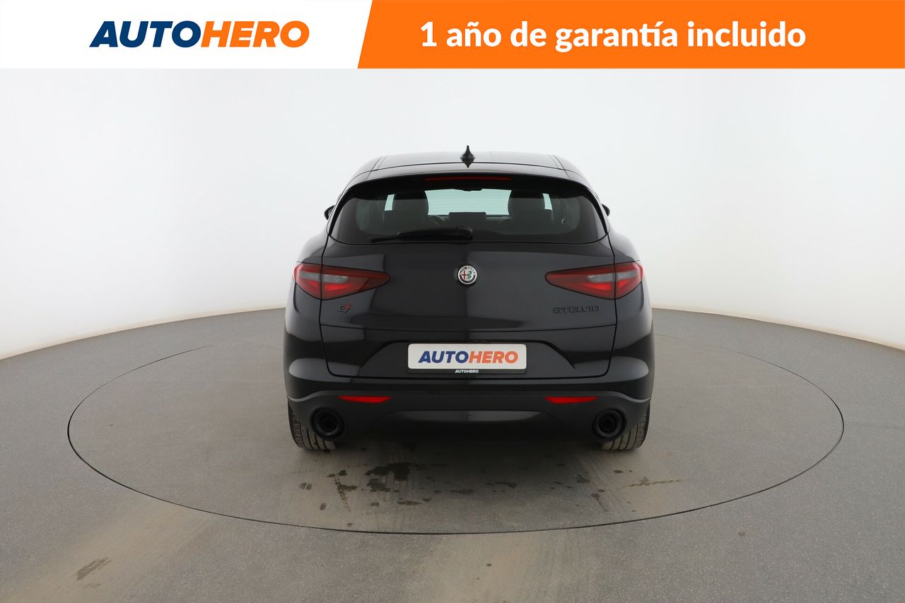 Foto Alfa Romeo Stelvio 4