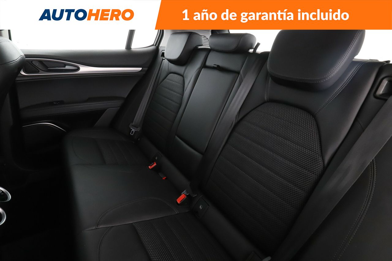 Foto Alfa Romeo Stelvio 14