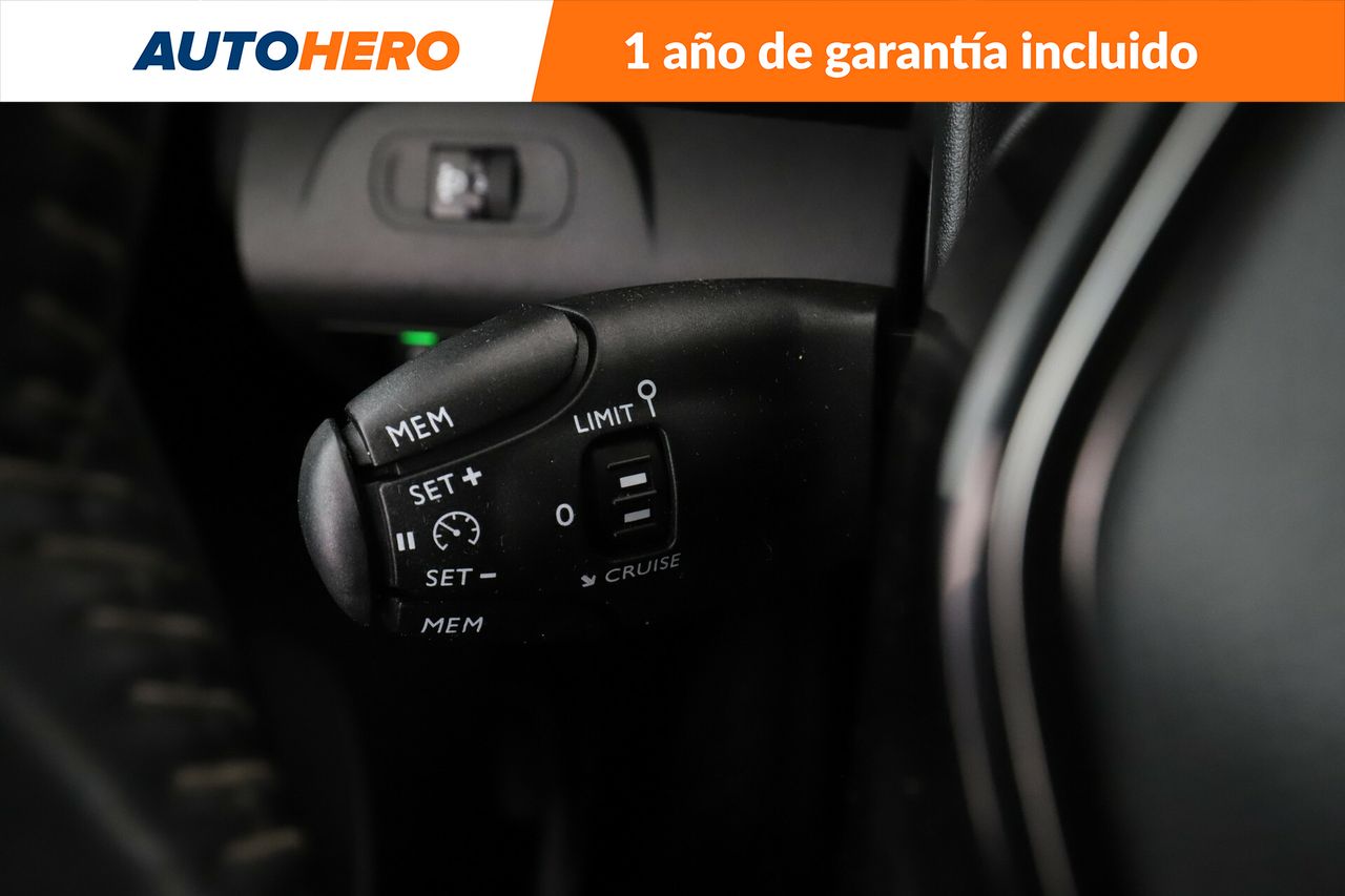 Foto Peugeot Rifter 23