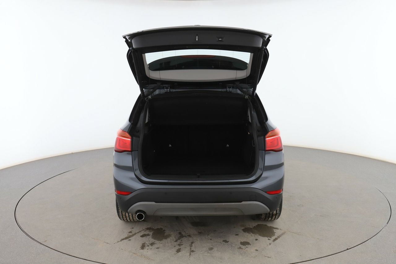 Foto BMW X1 16