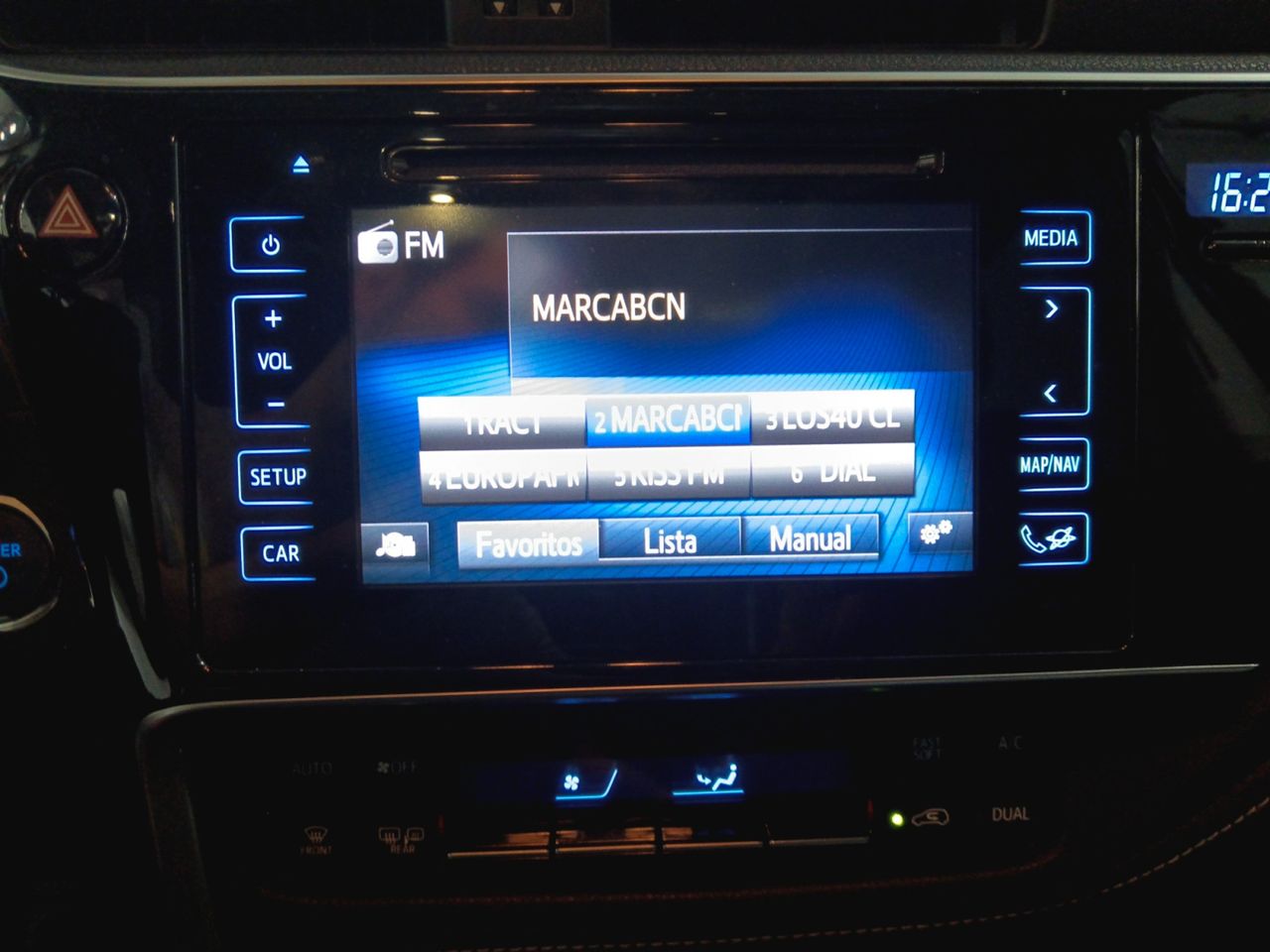 Foto Toyota Auris 13