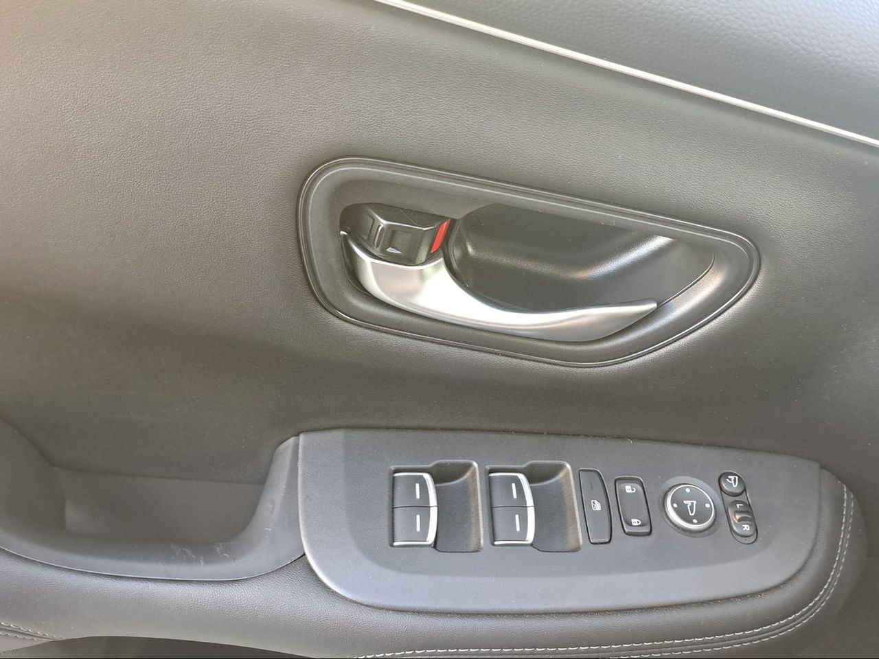 Foto Honda ZR-V 18