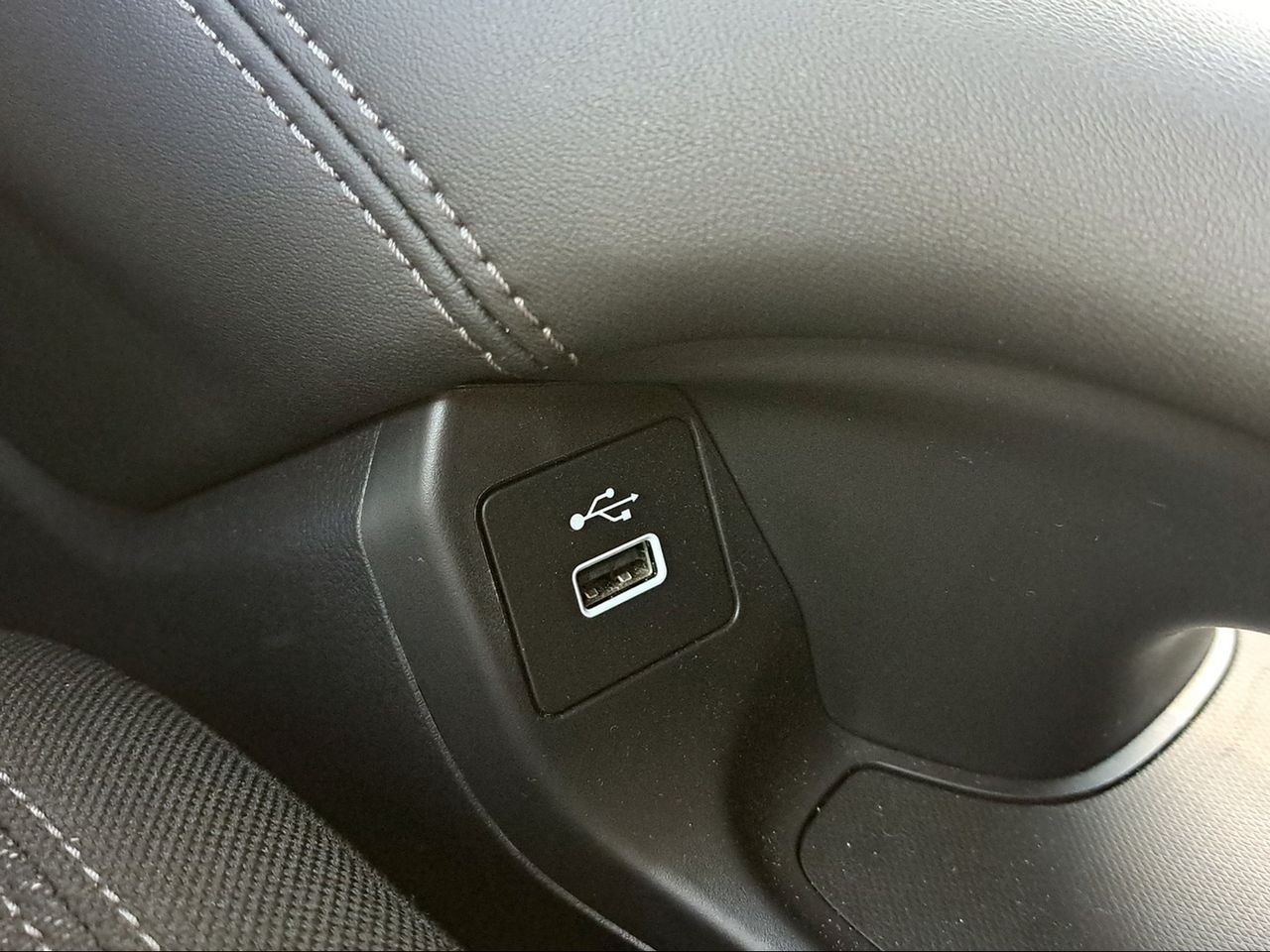 Foto Honda ZR-V 22