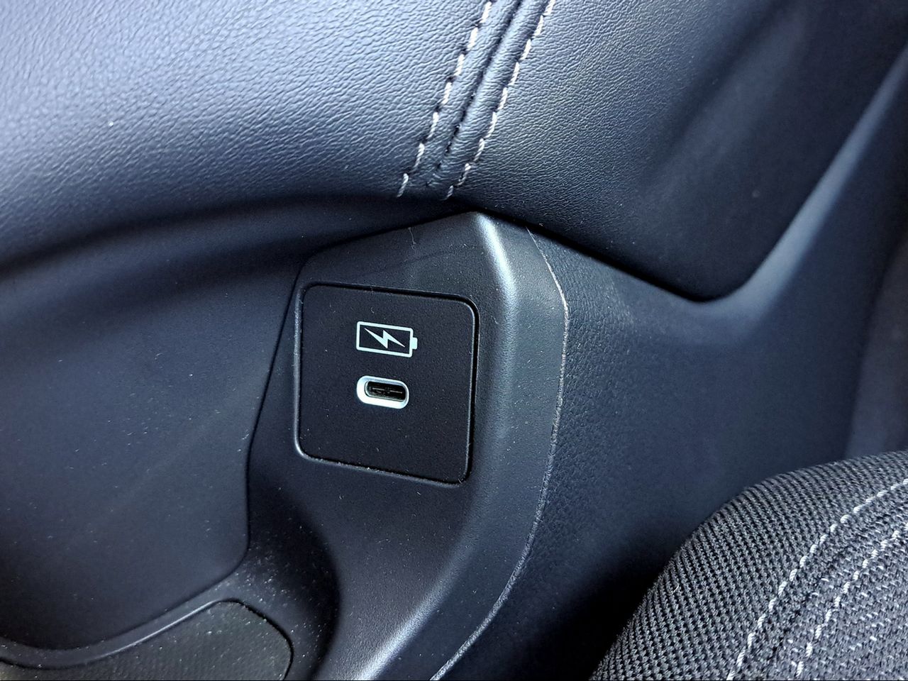 Foto Honda ZR-V 23