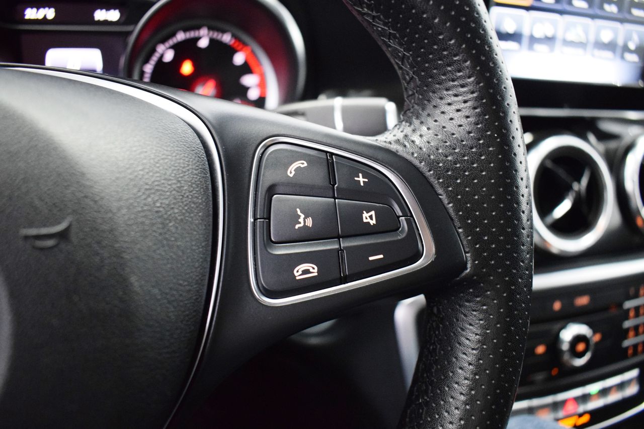 Foto Mercedes-Benz Clase CLA 22