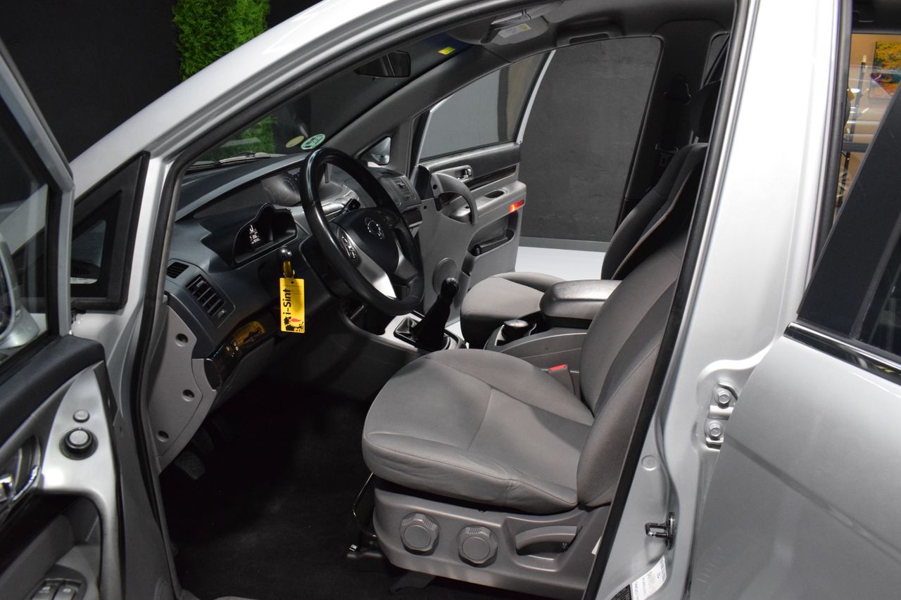 Foto SsangYong Rodius 19