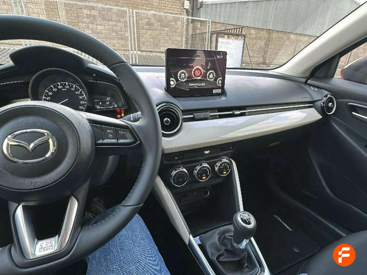 Foto Mazda Mazda2 13