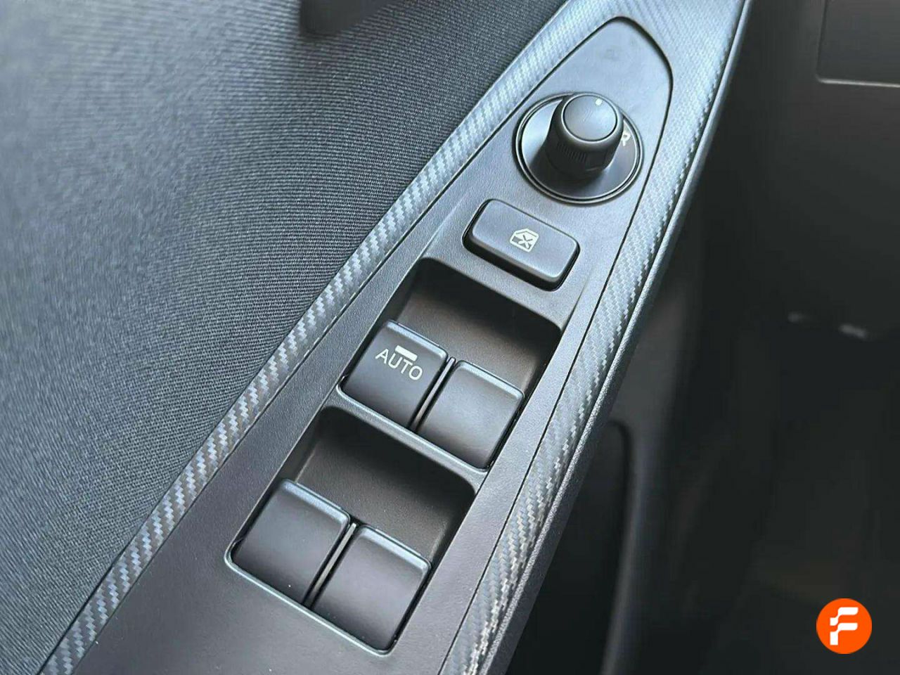 Foto Mazda Mazda2 20