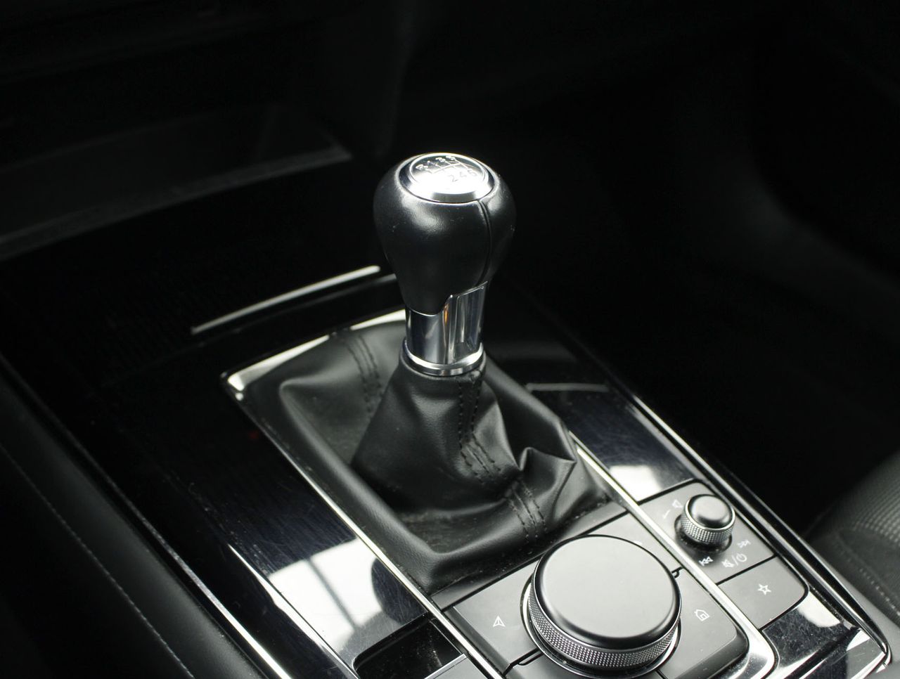 Foto Mazda CX-30 10