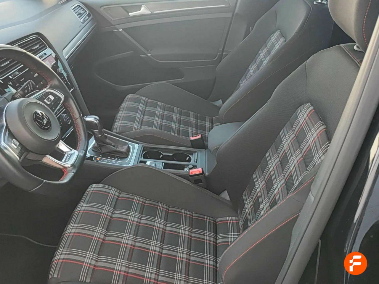 Foto Volkswagen Golf 30