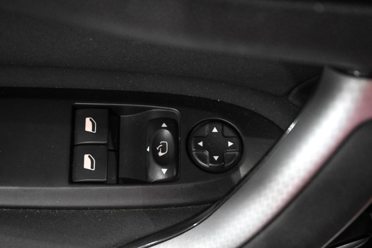 Foto DS Automobiles DS 4 28 Foto DS Automobiles DS 4 28