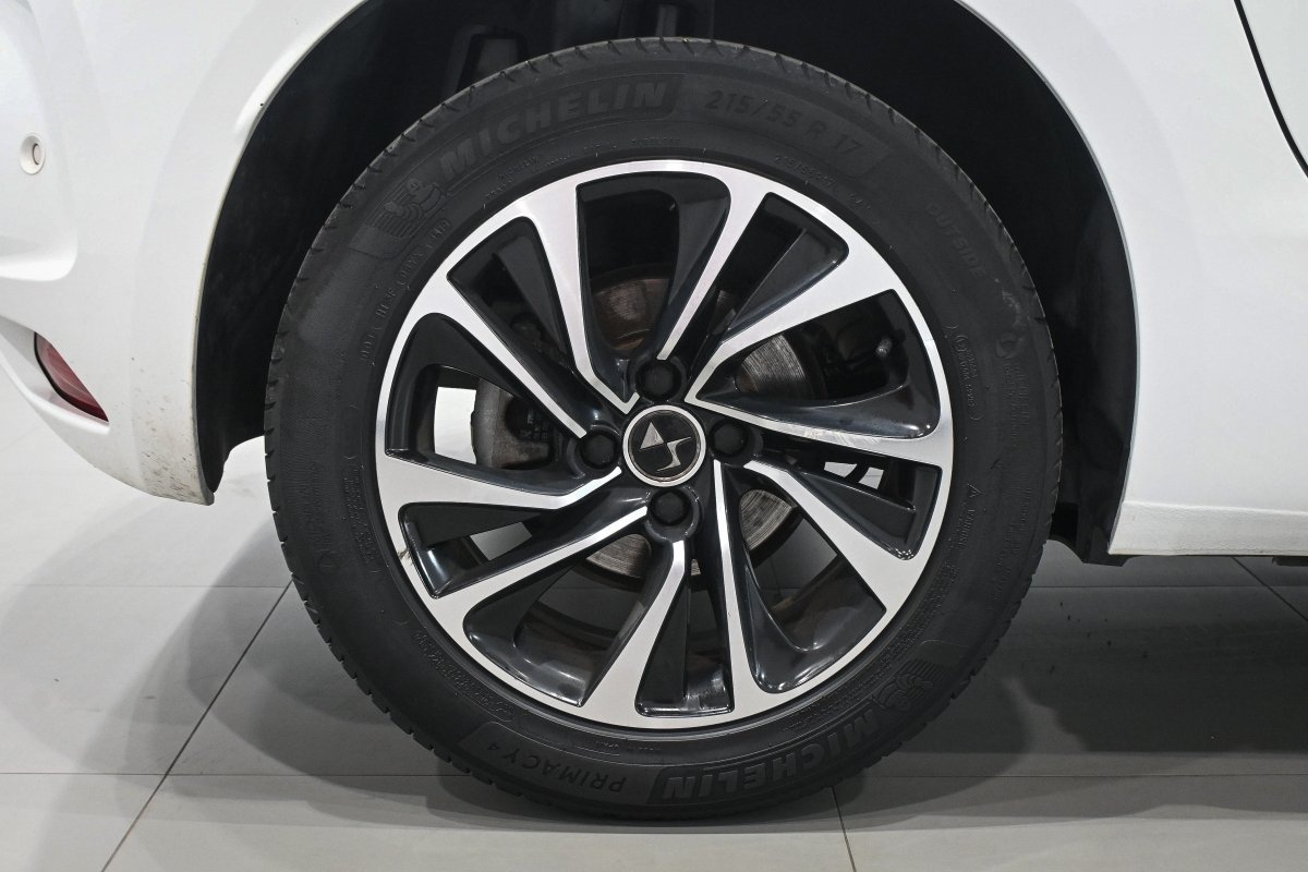 Foto DS Automobiles DS 4 29 Foto DS Automobiles DS 4 29