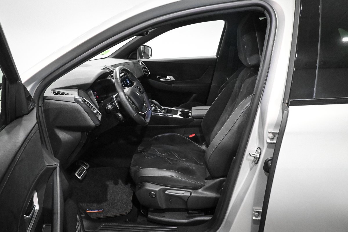 Foto DS Automobiles DS 7 Crossback 10 Foto DS Automobiles DS 7 Crossback 10