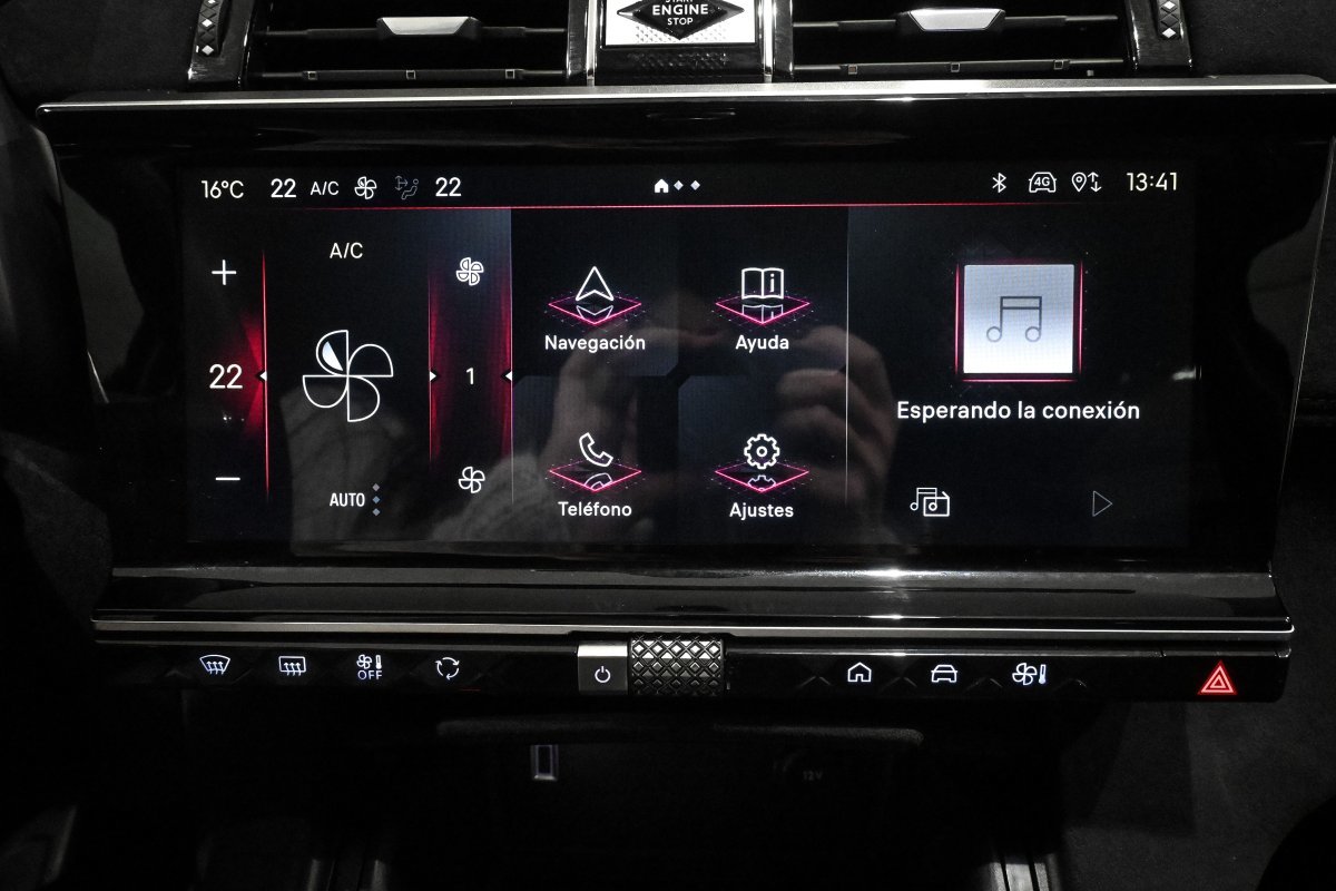 Foto DS Automobiles DS 7 Crossback 16 Foto DS Automobiles DS 7 Crossback 16