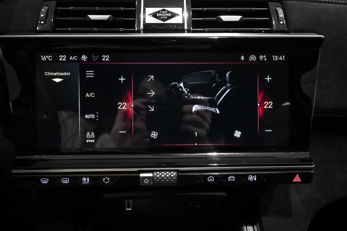 Foto DS Automobiles DS 7 Crossback 18 Foto DS Automobiles DS 7 Crossback 18