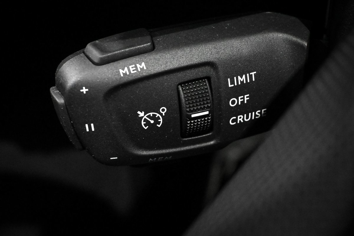 Foto DS Automobiles DS 7 Crossback 30 Foto DS Automobiles DS 7 Crossback 30