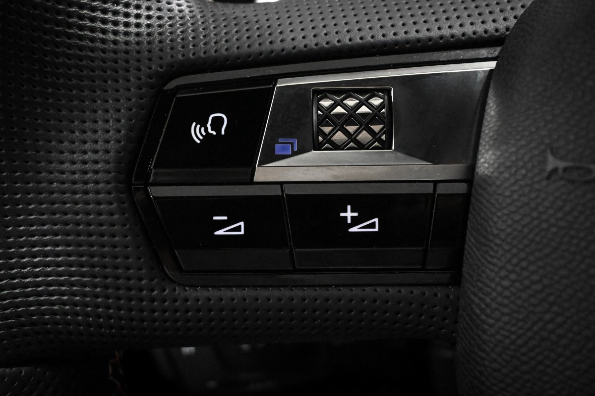 Foto DS Automobiles DS 7 Crossback 33 Foto DS Automobiles DS 7 Crossback 33