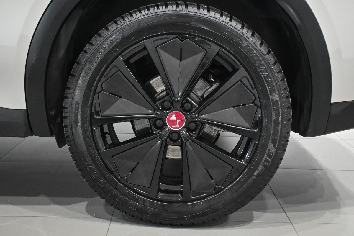 Foto DS Automobiles DS 7 Crossback 37 Foto DS Automobiles DS 7 Crossback 37