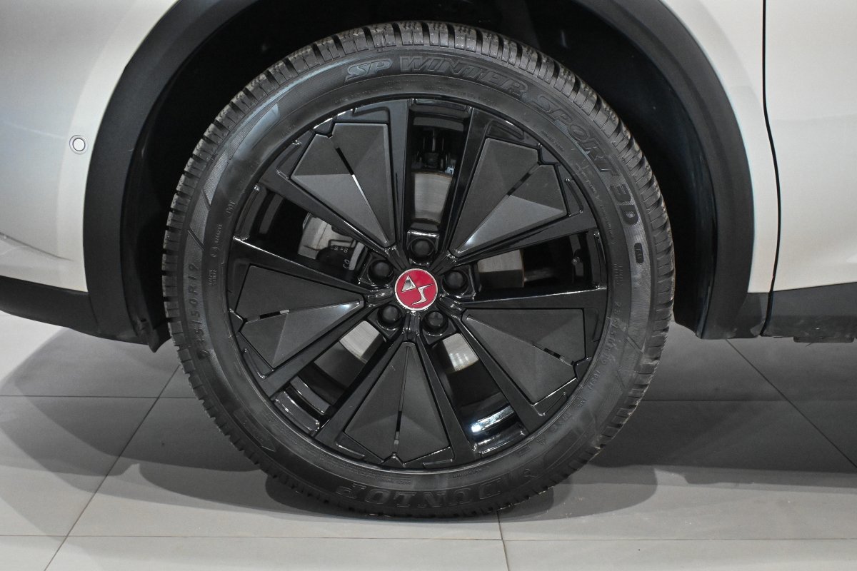 Foto DS Automobiles DS 7 Crossback 38 Foto DS Automobiles DS 7 Crossback 38