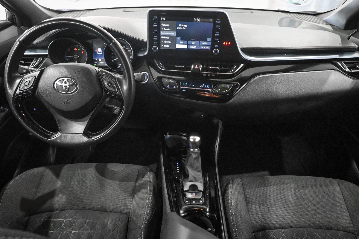 Foto Toyota C-HR 20 Foto Toyota C-HR 20