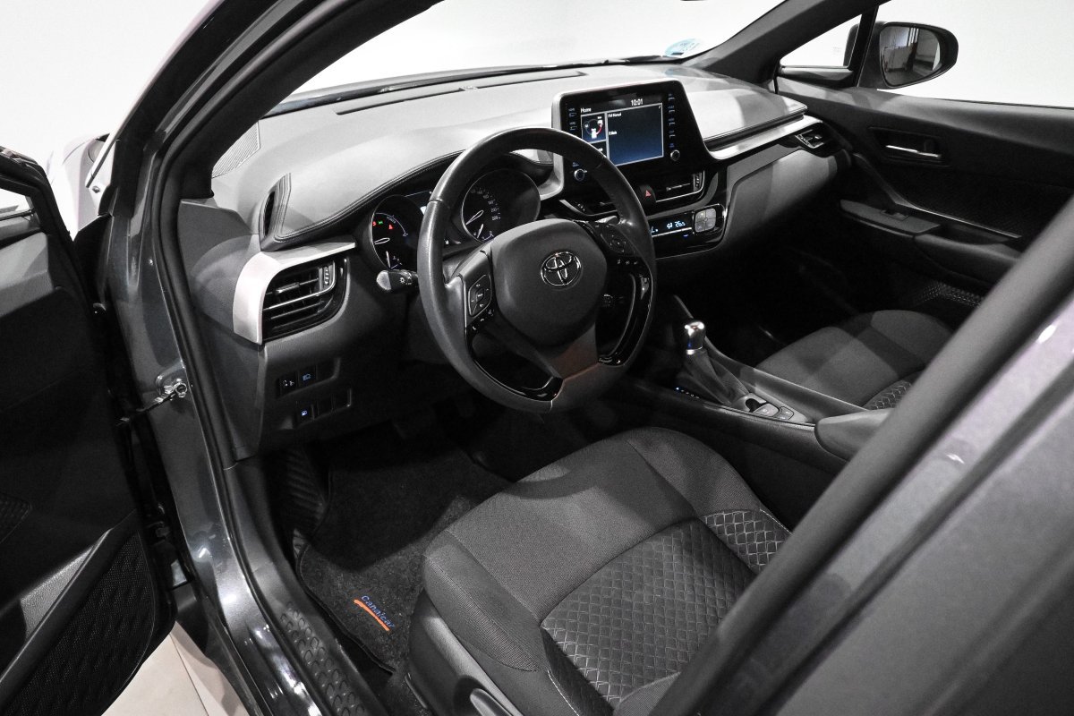 Foto Toyota C-HR 9 Foto Toyota C-HR 9