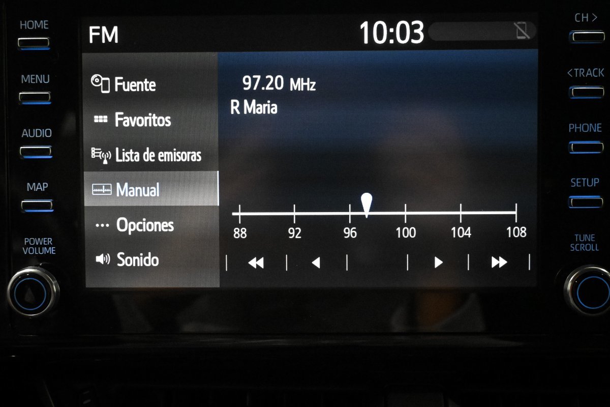 Foto Toyota C-HR 17 Foto Toyota C-HR 17