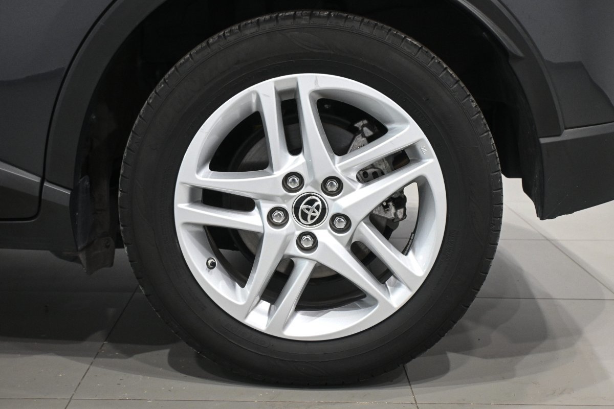 Foto Toyota C-HR 34 Foto Toyota C-HR 34