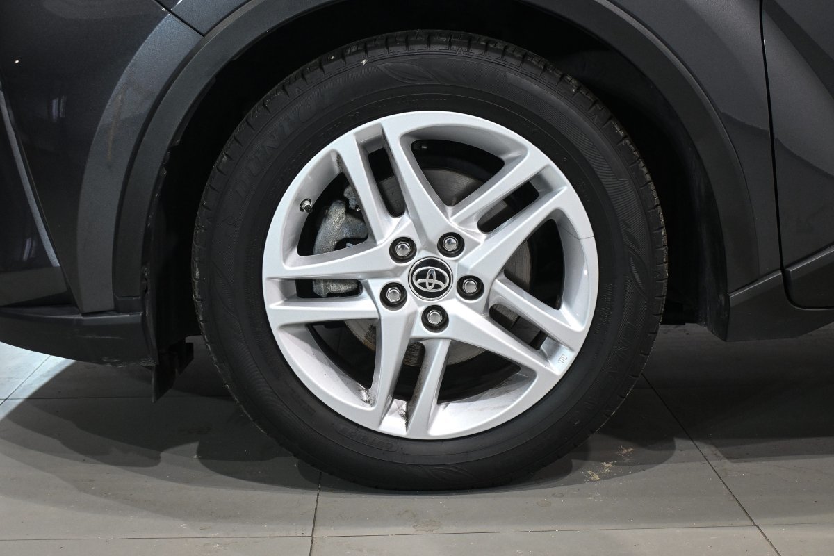 Foto Toyota C-HR 35 Foto Toyota C-HR 35