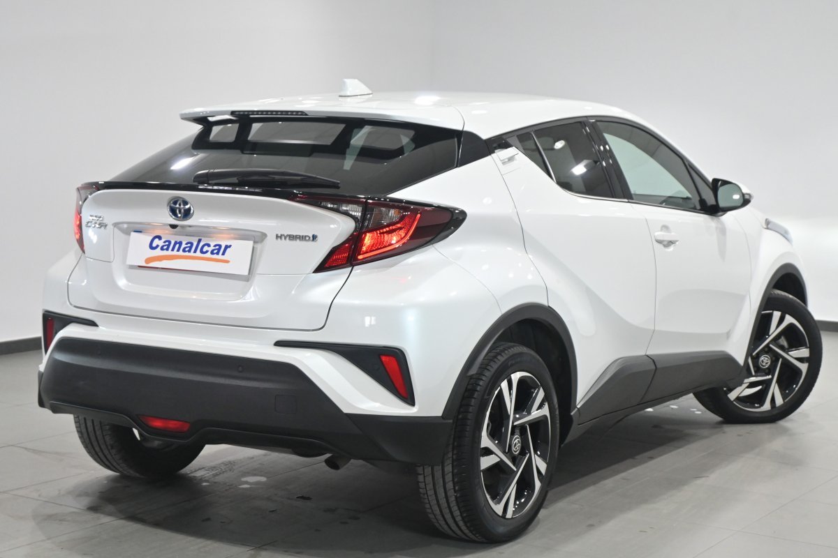 Foto Toyota C-HR 4 Foto Toyota C-HR 4
