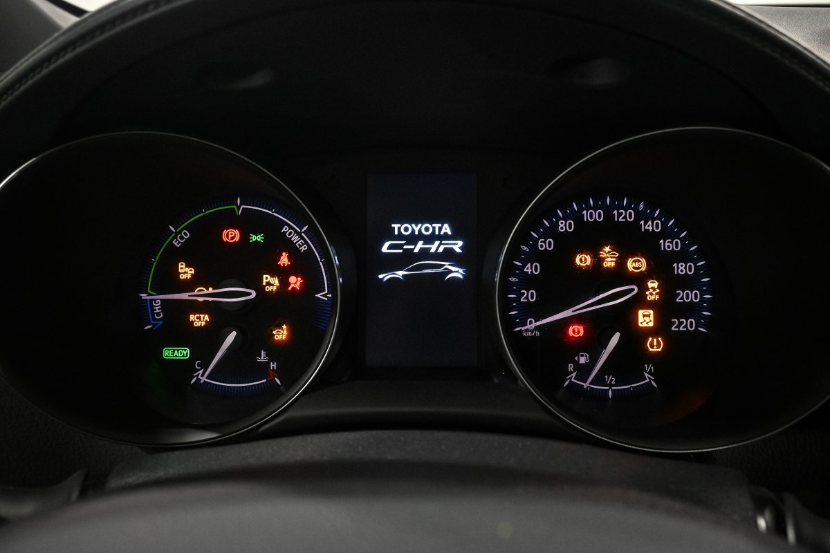 Foto Toyota C-HR 13 Foto Toyota C-HR 13