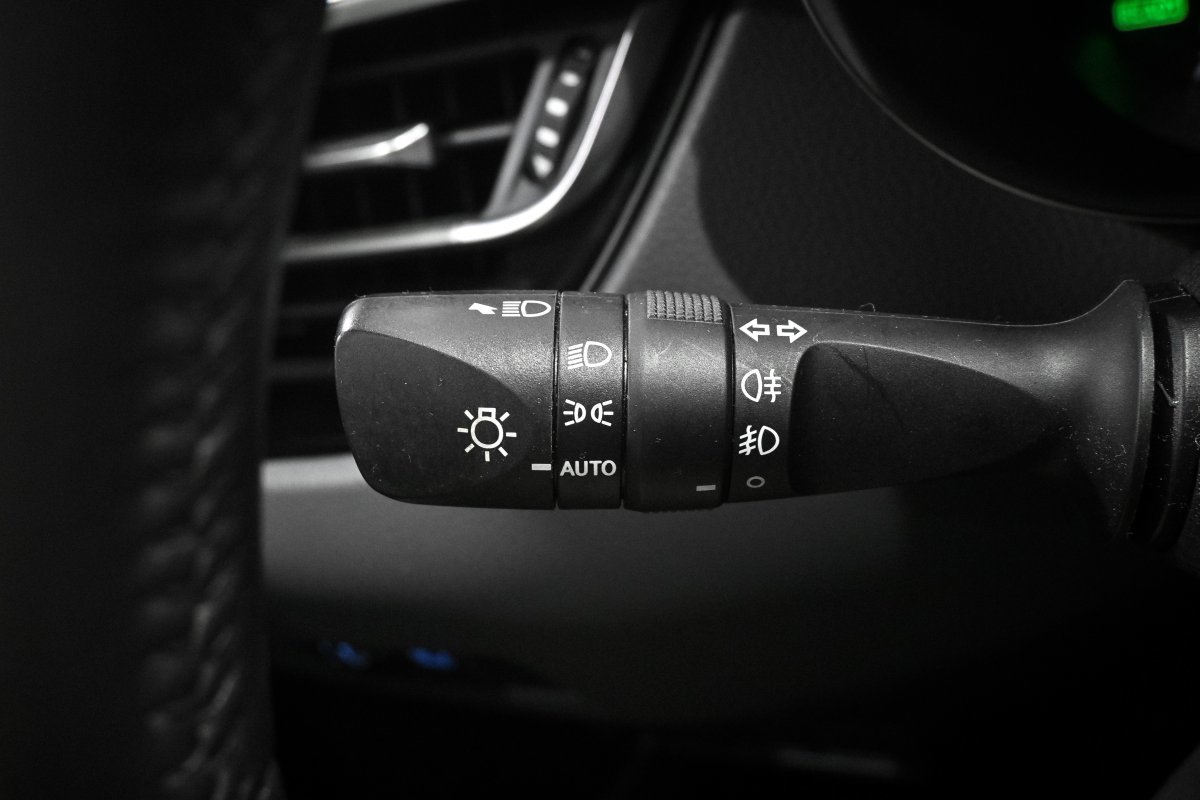 Foto Toyota C-HR 22 Foto Toyota C-HR 22