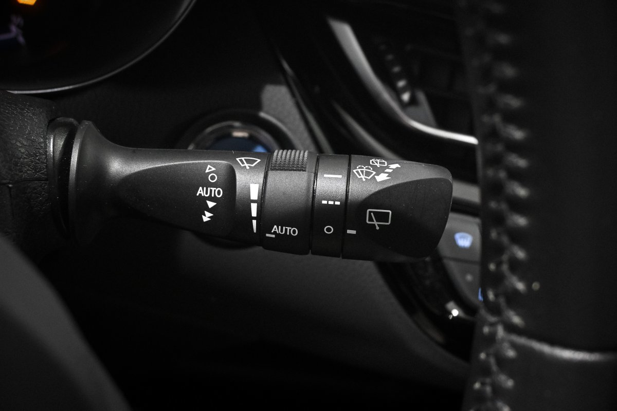 Foto Toyota C-HR 23 Foto Toyota C-HR 23