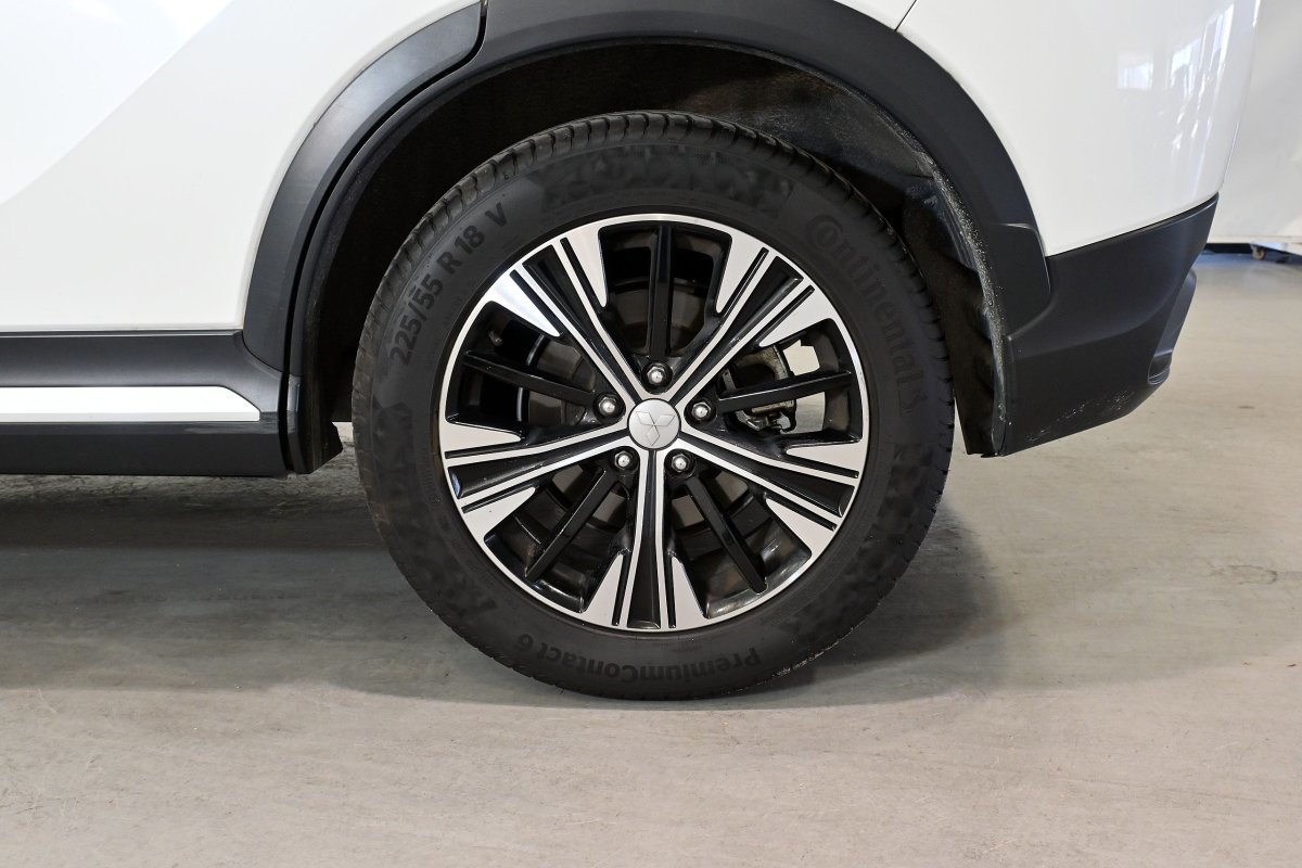Foto Mitsubishi Eclipse Cross 30 Foto Mitsubishi Eclipse Cross 30