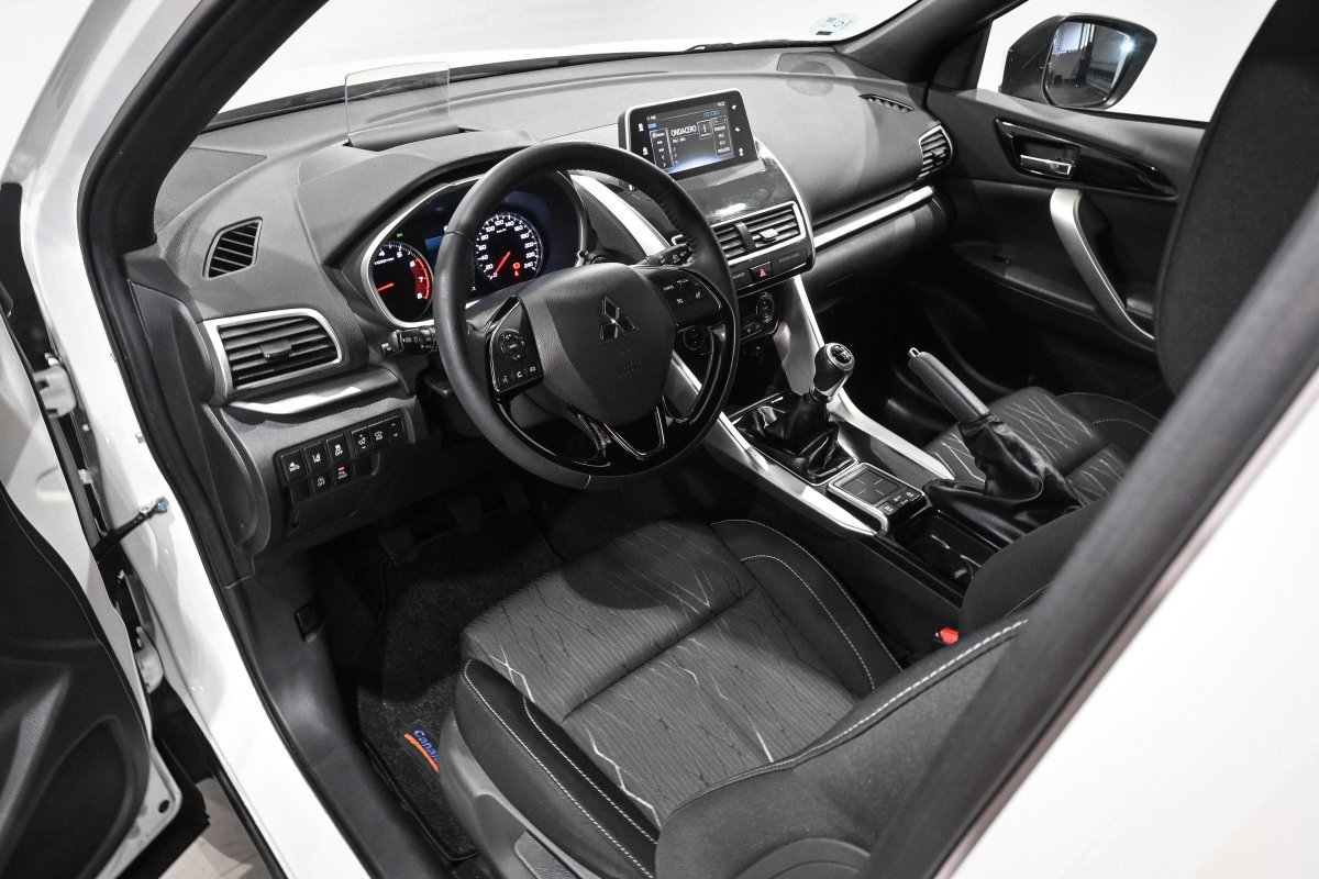 Foto Mitsubishi Eclipse Cross 9 Foto Mitsubishi Eclipse Cross 9