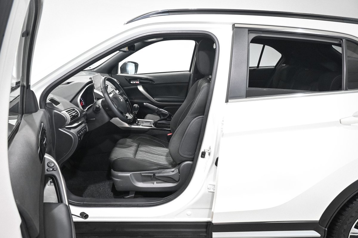 Foto Mitsubishi Eclipse Cross 10 Foto Mitsubishi Eclipse Cross 10