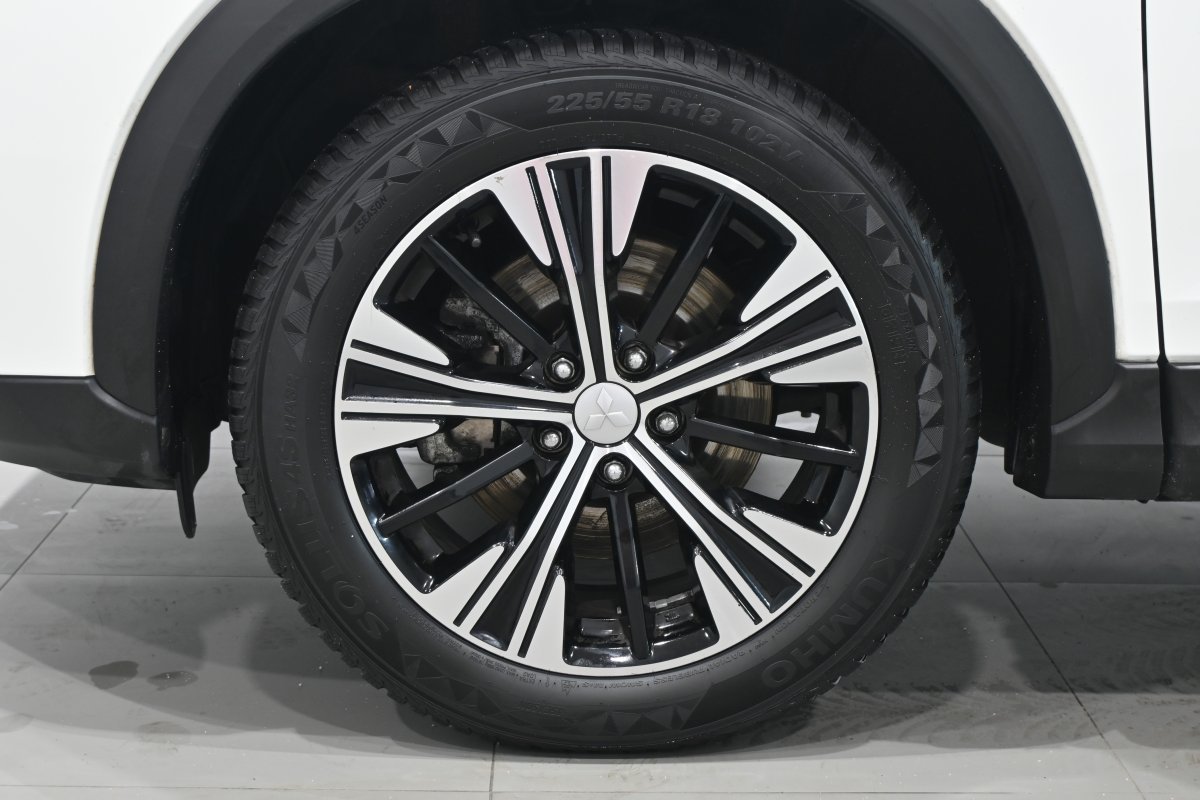 Foto Mitsubishi Eclipse Cross 33 Foto Mitsubishi Eclipse Cross 33
