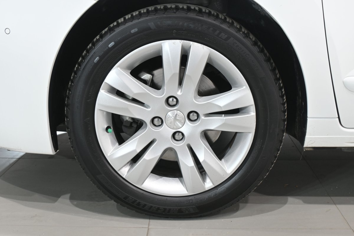 Foto Peugeot 5008 33
