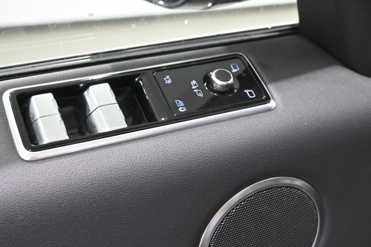 Foto Land-Rover Range Rover Sport 31