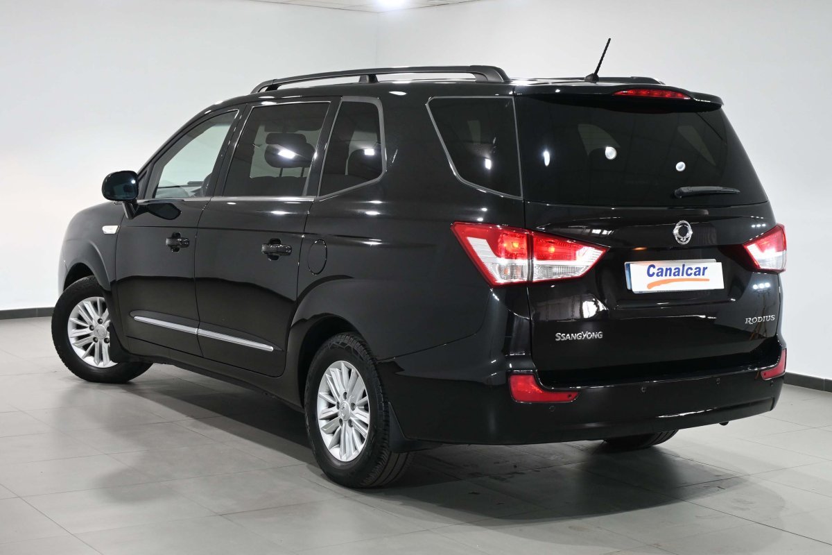 Foto SsangYong Rodius 6