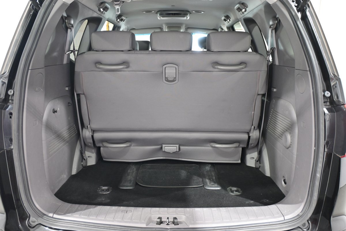 Foto SsangYong Rodius 8