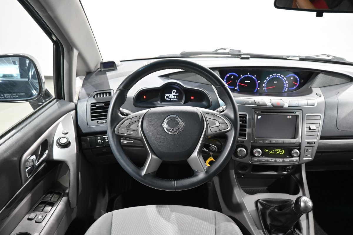 Foto SsangYong Rodius 22