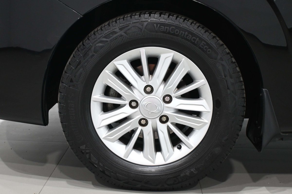 Foto SsangYong Rodius 34