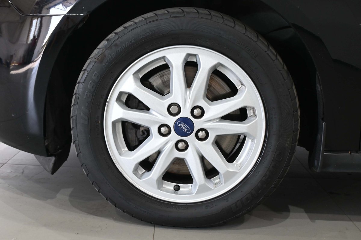 Foto Ford Tourneo Connect 28