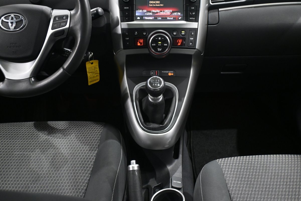 Foto Toyota Corolla Verso 19
