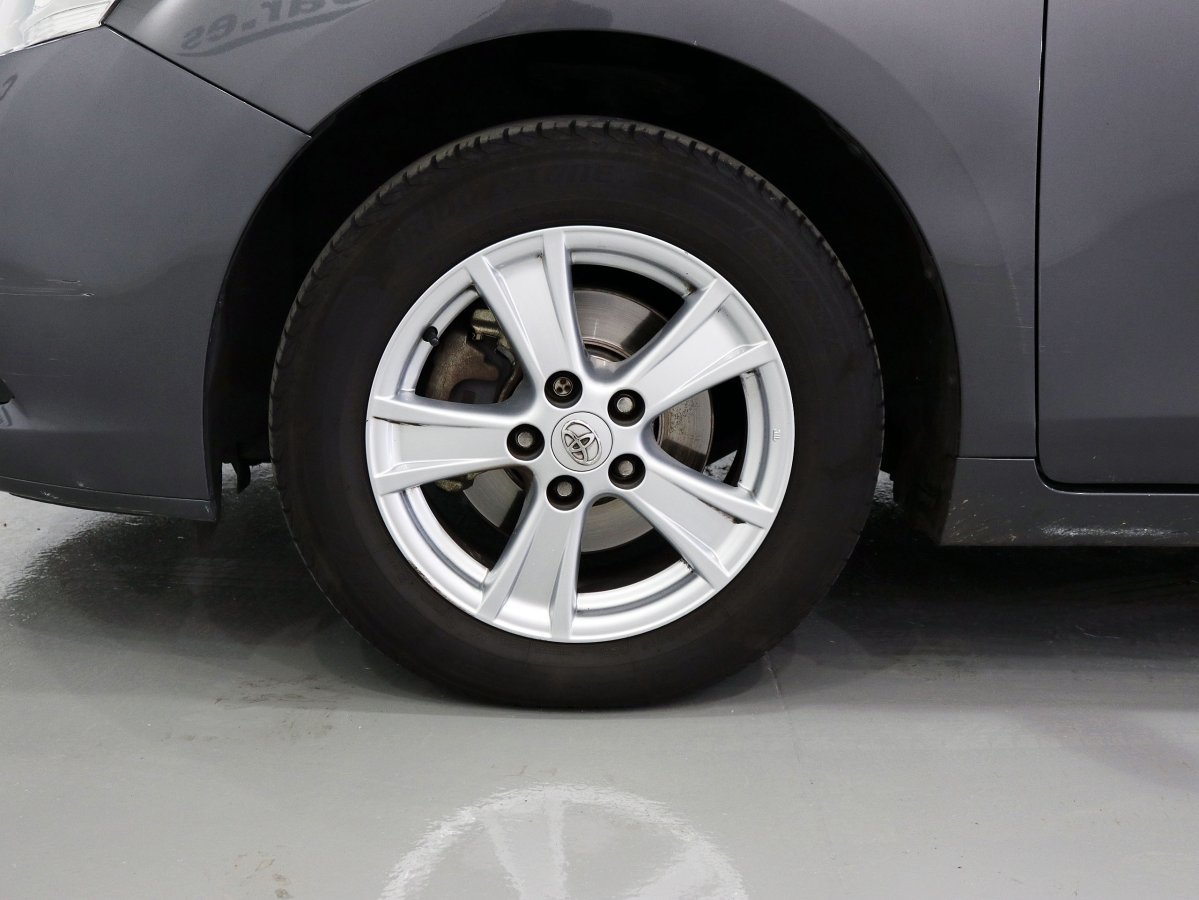 Foto Toyota Corolla Verso 23
