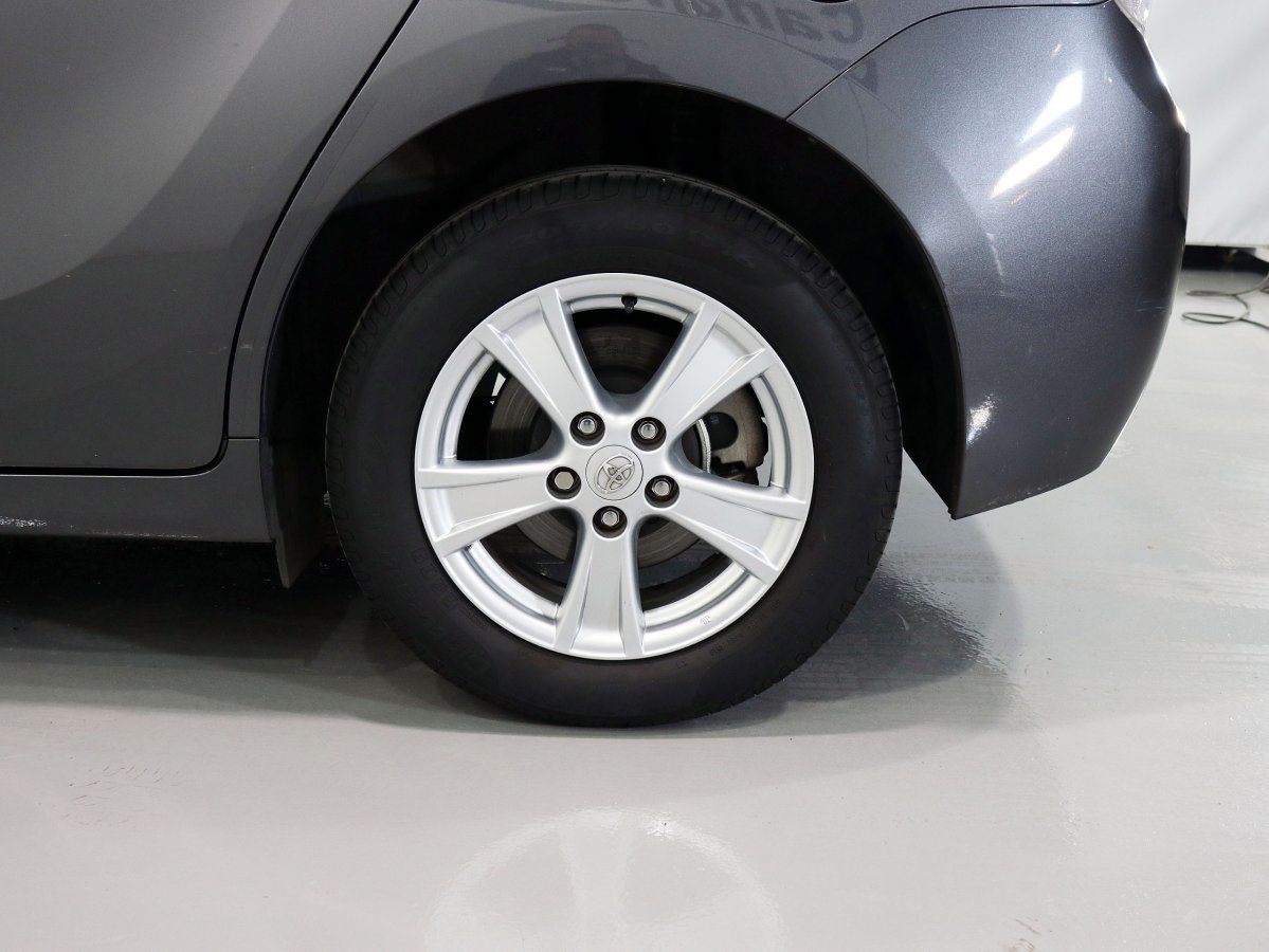 Foto Toyota Corolla Verso 24