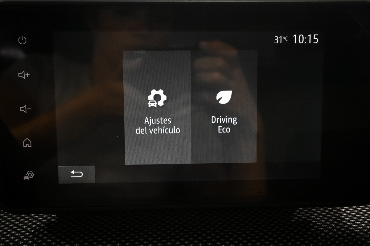 Foto Dacia Sandero 16 Foto Dacia Sandero 16